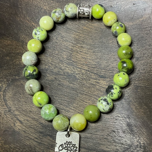 Australian Jade Chrysoprase (8 mm) with Silver Spacers and Charm - Picture 10 of 11